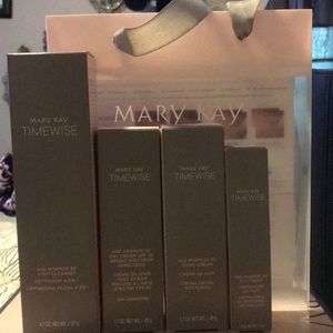 Mary Kay Time Wise Set